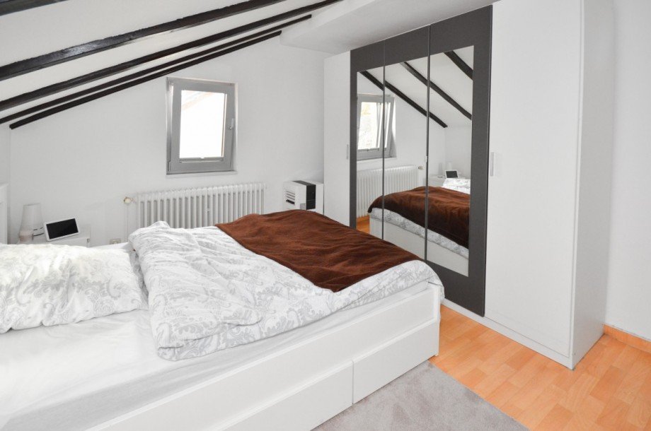 Schlafzimmer DG Mehrfamilienhaus Neu-Isenburg