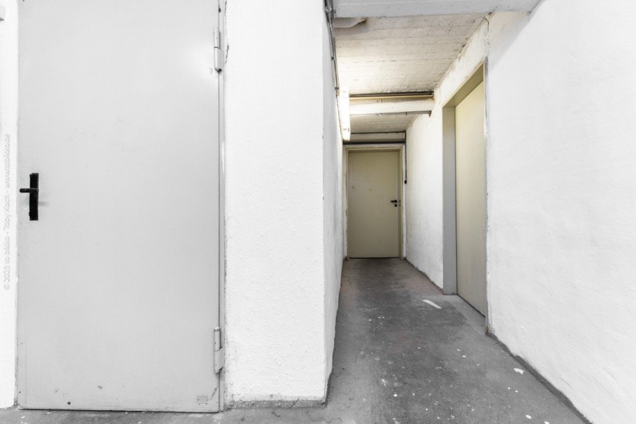 Flur KG Einfamilienhaus Neu-Isenburg