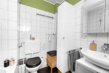 Badezimmer Attraktive Lage - Gepflegte 3,5-Zimmer-Wohnung mit Tiefgaragenstellplatz in Neu-Isenburg