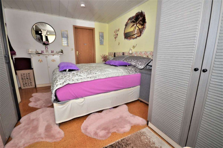 Schlafzimmer 1. OG Einfamilienhaus Hofstetten