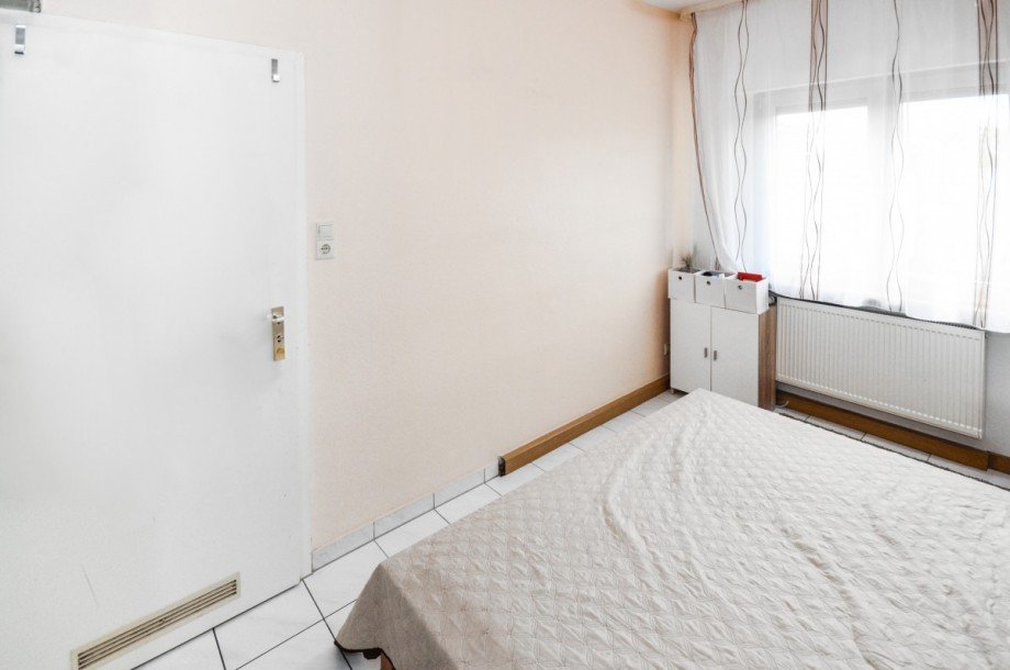 Schlafzimmer 1. OG Mehrfamilienhaus Neu-Isenburg