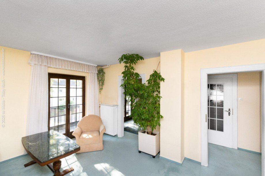 Kinderzimmer 1 und Balkonzugang OG Einfamilienhaus Neu-Isenburg