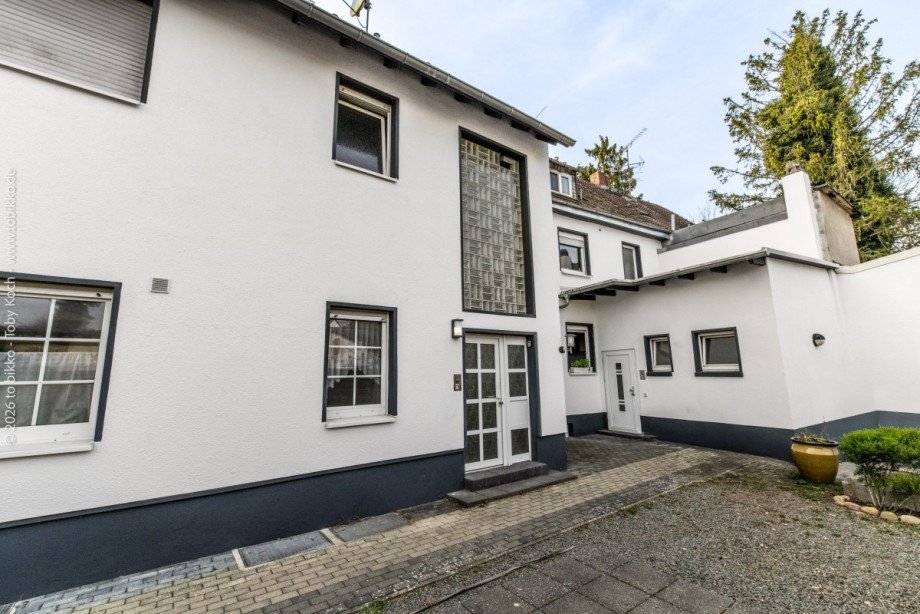 Zwei Hauseing�nge Mehrfamilienhaus Dreieich