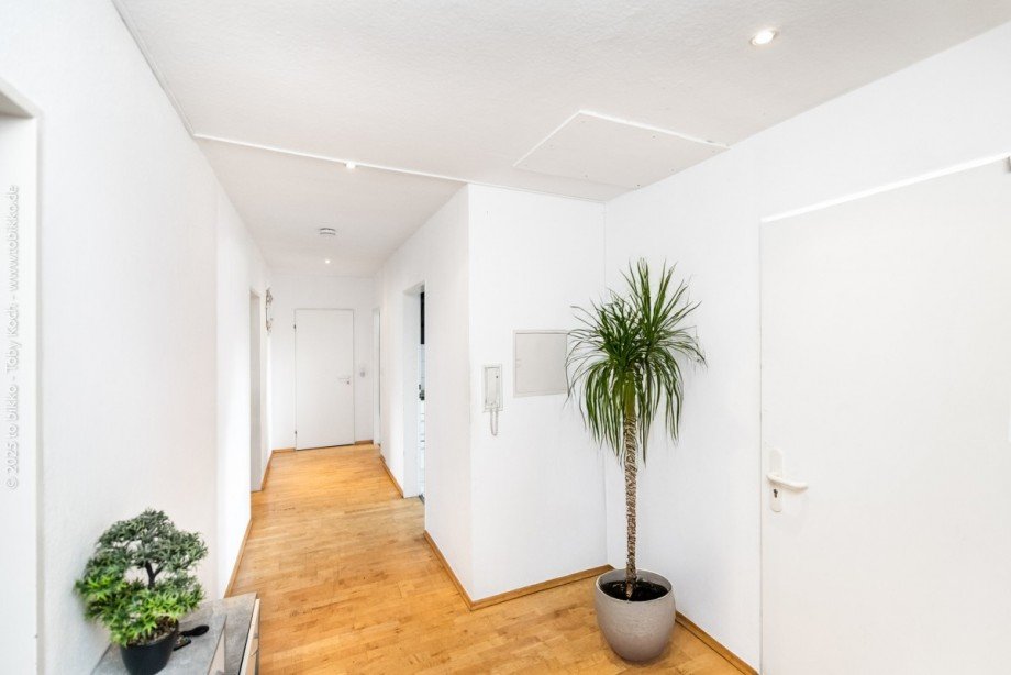 Flur 2. OG Mehrfamilienhaus Neu-Isenburg