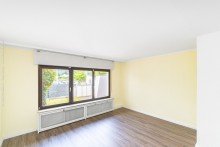 Schlafzimmer - EG Neu-Isenburg: Gewerbegrundst�ck mit Werkshalle, Wohnhaus und Garagen sowie attraktiven Bauoptionen