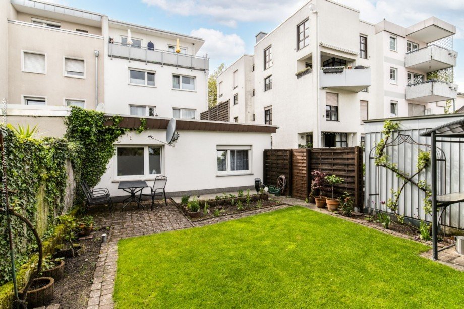 Gartenansicht Mehrfamilienhaus Neu-Isenburg