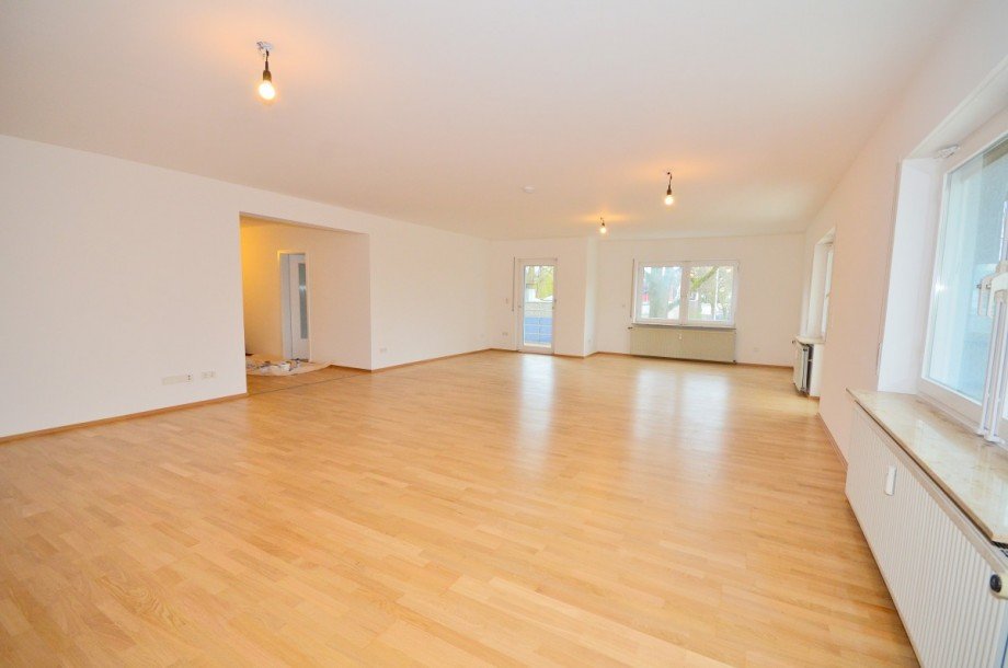 Wohn- und Esszimmer Erdgeschosswohnung Neu-Isenburg