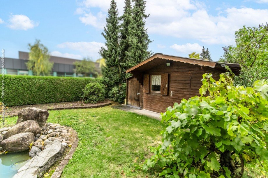 Garten mit Gartenhaus Reihenendhaus Heusenstamm