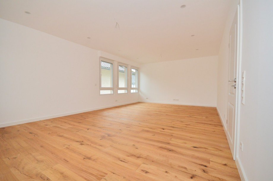 Wohn- und Esszimmer Etagenwohnung Neu-Isenburg