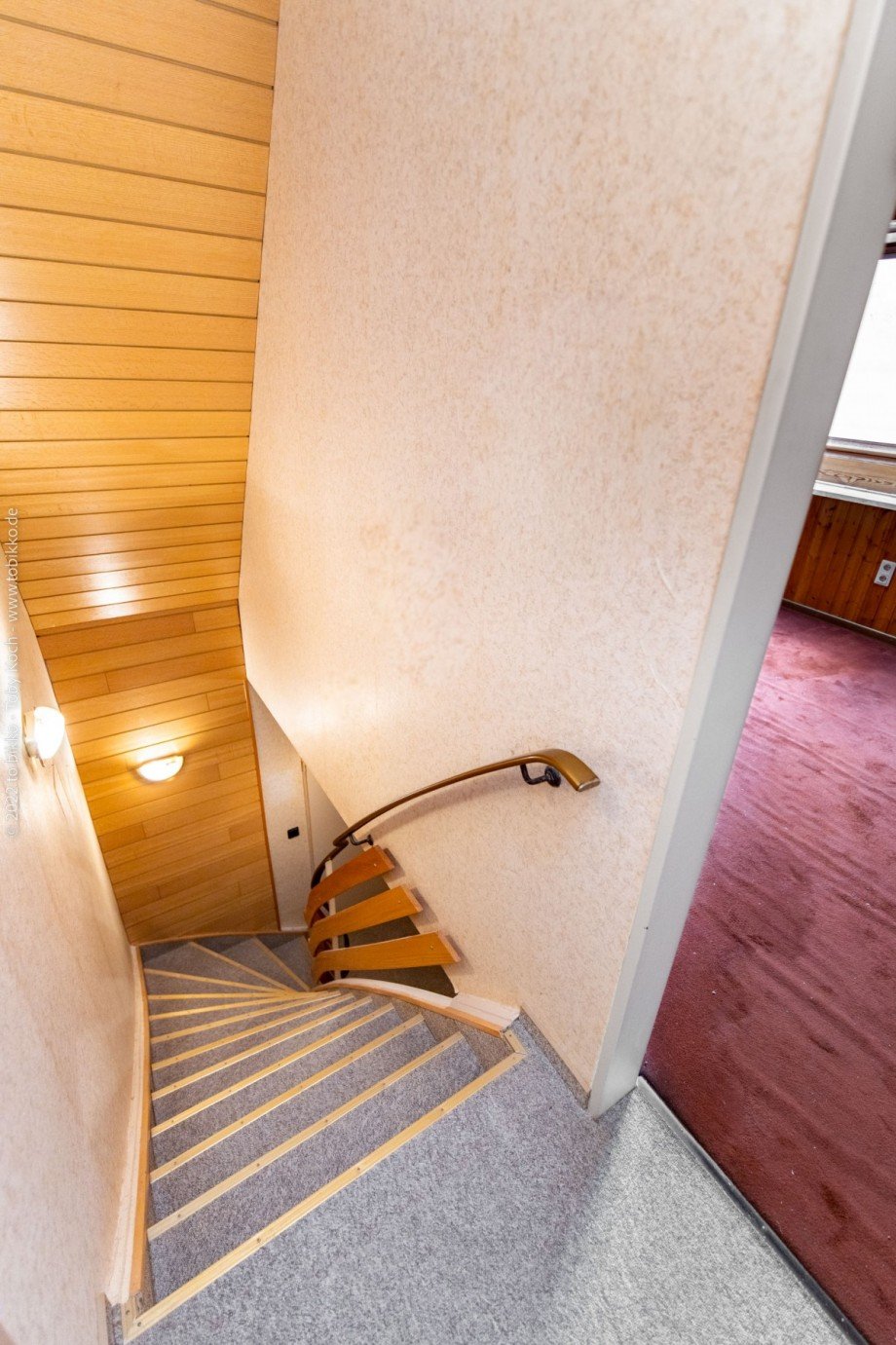 Treppe ins DG Reihenmittelhaus Neu-Isenburg