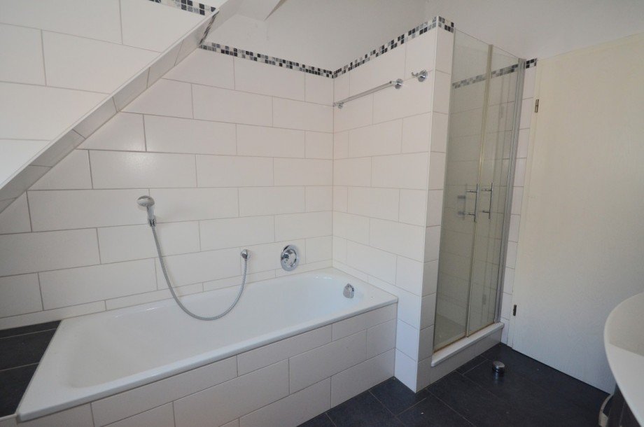 Badezimmer Dachgeschosswohnung Rodgau