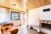 Wohnzimmer OG Neu-Isenburg: Mehrgenerationenhaus mit drei Mieteinheiten und attraktivem Baufeld mit Bauvorbescheid