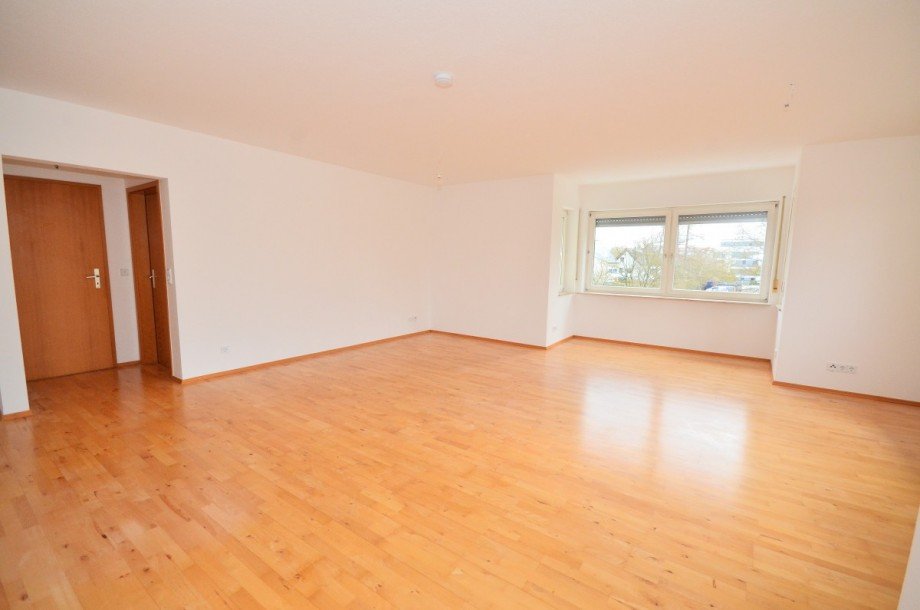 Wohn- und Esszimmer Etagenwohnung Neu-Isenburg