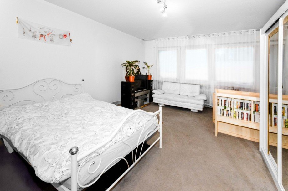Wohn- und Schlafzimmer Etagenwohnung Neu-Isenburg