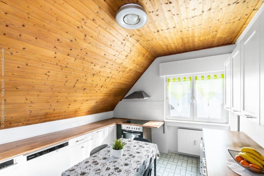 Vorderhaus - Wohnung DG K�che Mehrfamilienhaus Dreieich