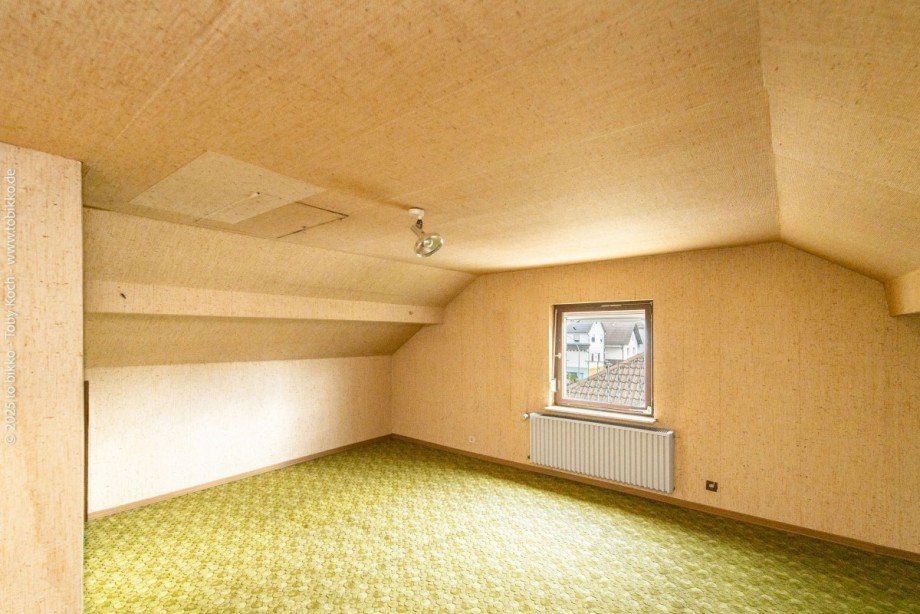 Dachboden Raum 2 Zweifamilienhaus Florstadt