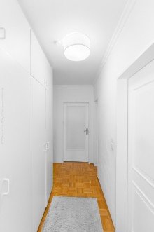 Flur Attraktive Lage - Gepflegte 3,5-Zimmer-Wohnung mit Tiefgaragenstellplatz in Neu-Isenburg