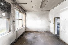 Lagerraum Neu-Isenburg: Gewerbegrundst�ck mit Werkshalle, Wohnhaus und Garagen sowie attraktiven Bauoptionen