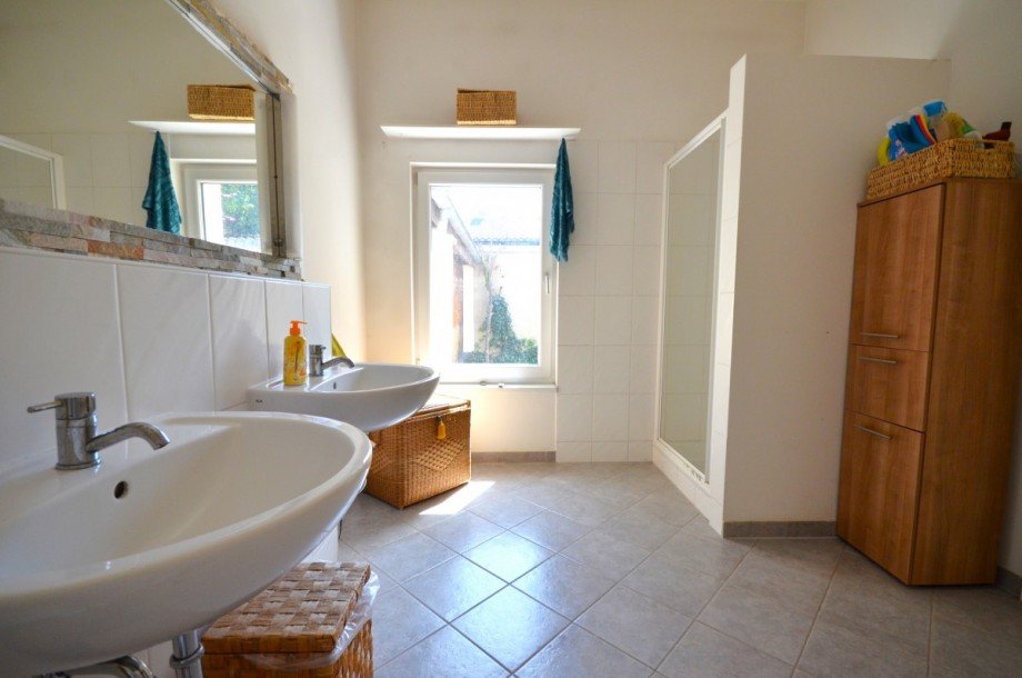 Badezimmer Erdgeschosswohnung Neu-Isenburg