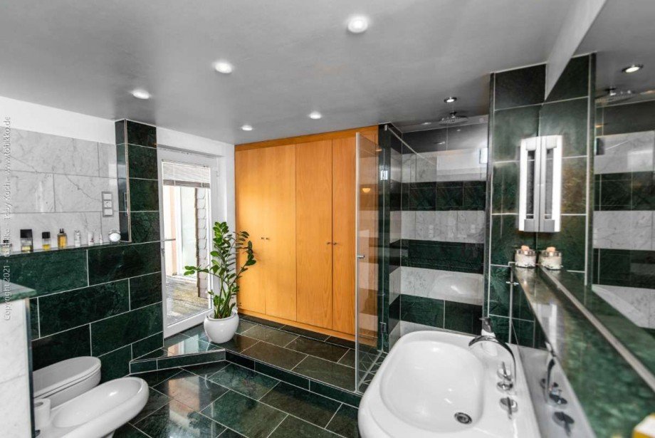 Badezimmer DG Mehrfamilienhaus Oberursel (Taunus)