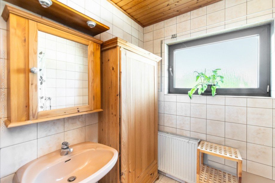 Badezimmer 2 im DG Mehrfamilienhaus Neu-Isenburg