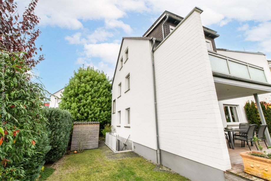 Gartenansicht / Kellerzugang Doppelhaush�lfte Neu-Isenburg