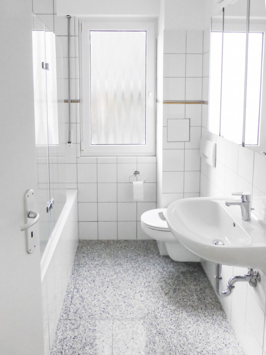 Badezimmer EG Mehrfamilienhaus Neu-Isenburg