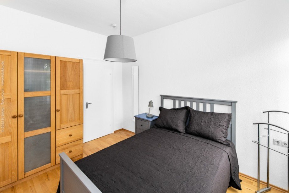 Schlafzimmer Wohnung OG Mehrfamilienhaus Neu-Isenburg