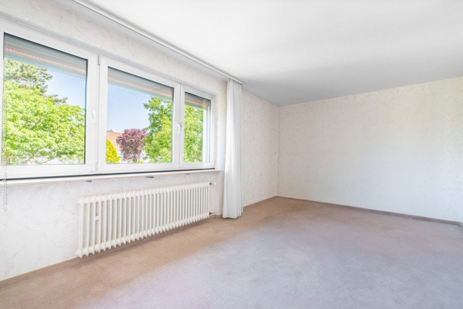 Schlafzimmer OG Reihenmittelhaus Neu-Isenburg