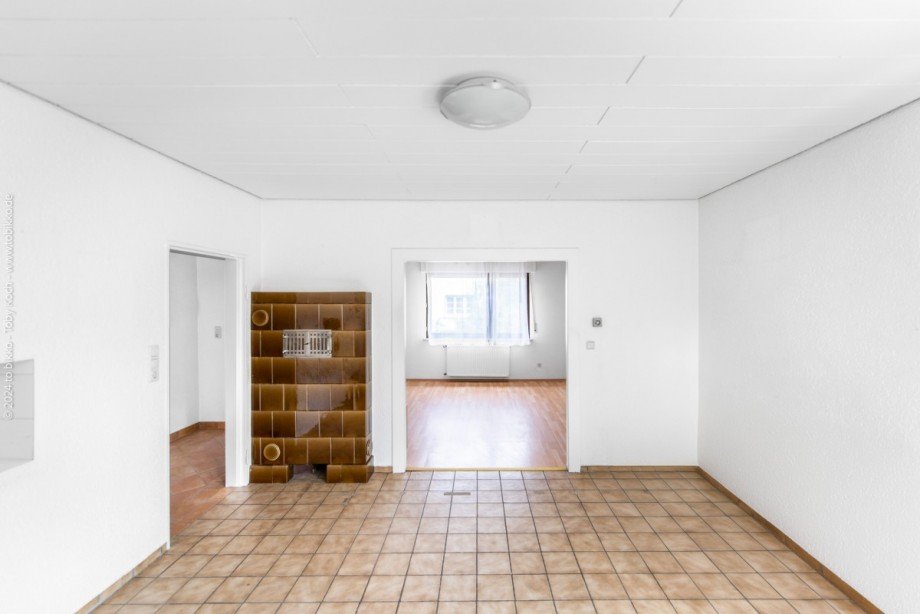 Esszimmer EG mit Kachelofen Einfamilienhaus Neu-Isenburg