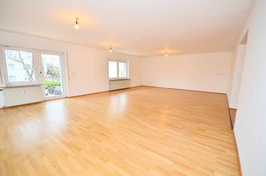 Wohn- und Esszimmer Erdgeschosswohnung Neu-Isenburg